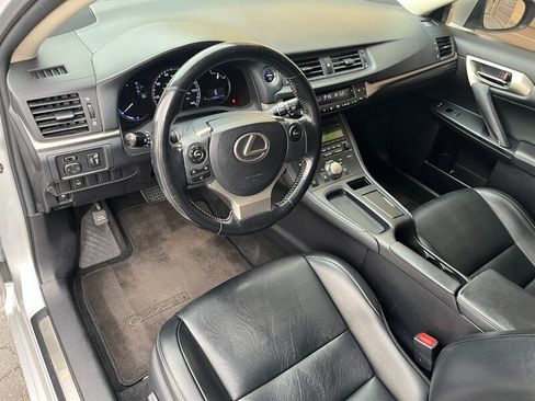 Used 2016 Lexus CT 200h FWD image 2