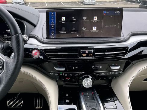 Used 2025 Acura MDX A-Spec image 9