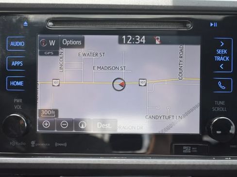 Used 2018 Toyota Tacoma SR5 AWD/4WD image 9