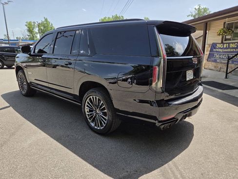 Used 2023 Cadillac Escalade ESV V AWD/4WD image 4