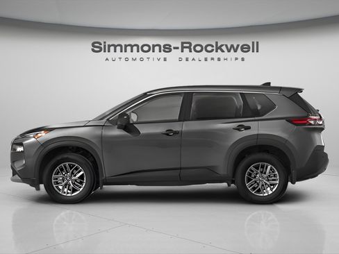 Used 2023 Nissan Rogue S AWD/4WD image 2