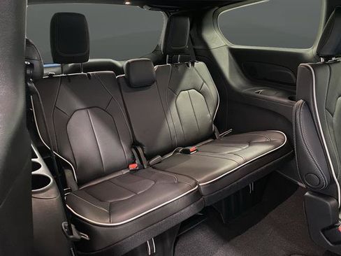 New 2026 Chrysler Pacifica Limited w/ S Appearance Package AWD/4WD image 35