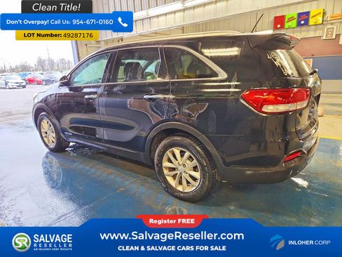 Used 2017 Kia Sorento AWD image 3