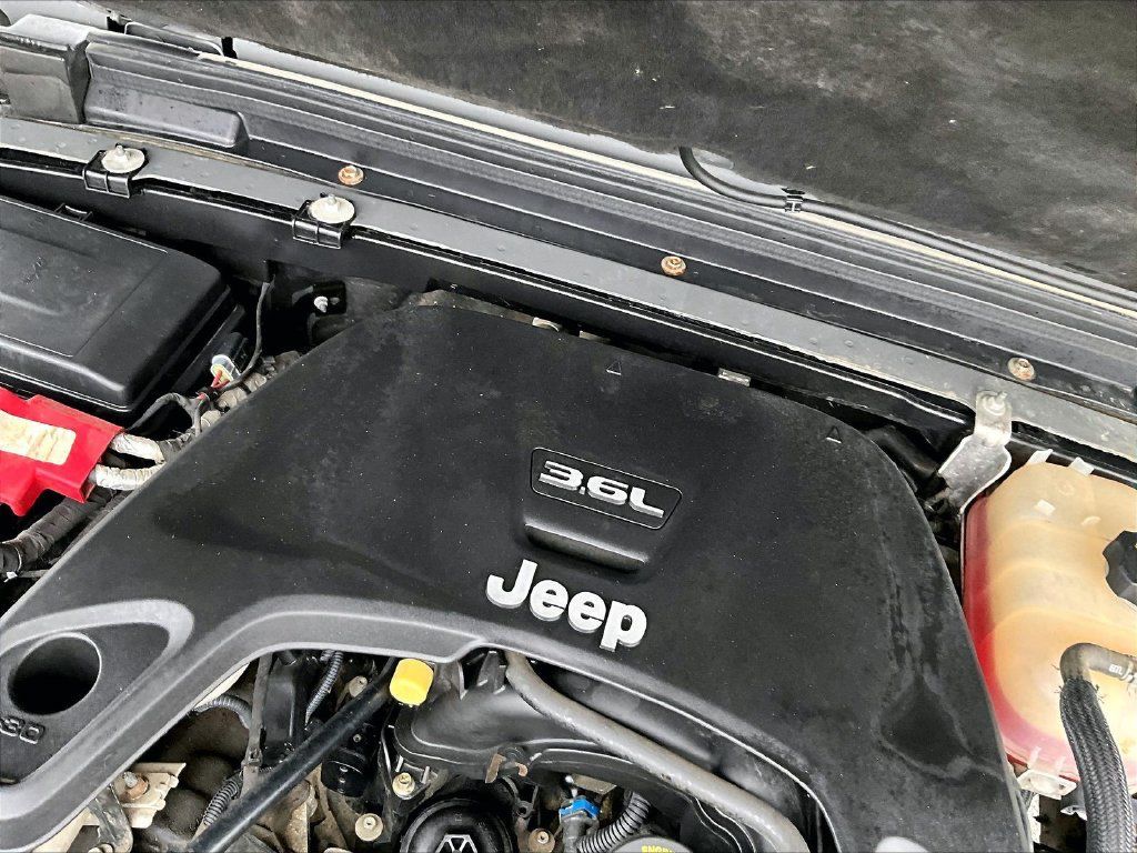 Used 2019 Jeep Wrangler Sport AWD/4WD image 35