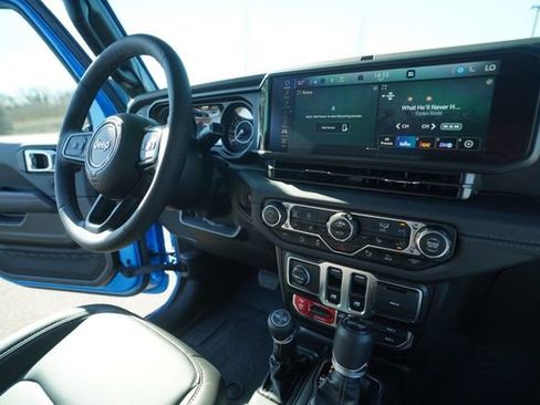 Used 2025 Jeep Wrangler Rubicon image 23