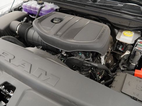 New 2026 RAM 1500 4x4 Crew Cab image 37