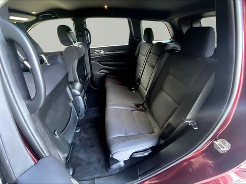 Used 2018 Jeep Grand Cherokee Laredo AWD/4WD image 21