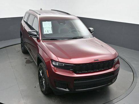 Used 2024 Jeep Grand Cherokee L Laredo image 45