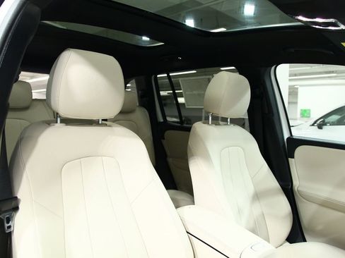 Certified 2025 Mercedes-Benz GLB 250 4MATIC image 23