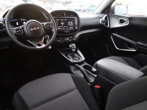 Used 2024 Kia Soul LX image 30