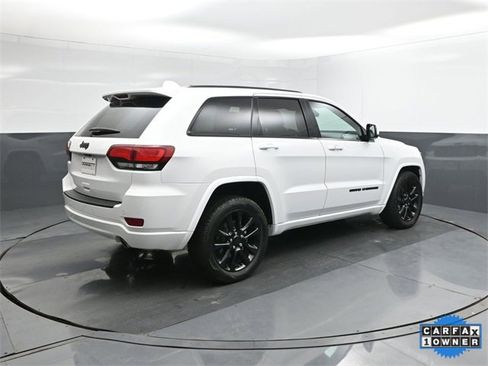 Used 2021 Jeep Grand Cherokee Laredo X image 11