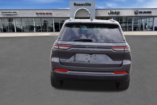 New 2026 Jeep Grand Cherokee Limited w/ Limited Altitude Package AWD/4WD image 4