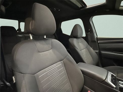 Used 2023 Hyundai Santa Cruz SEL Premium image 16