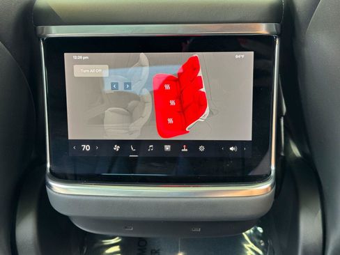 Used 2022 Tesla Model S AWD/4WD image 35