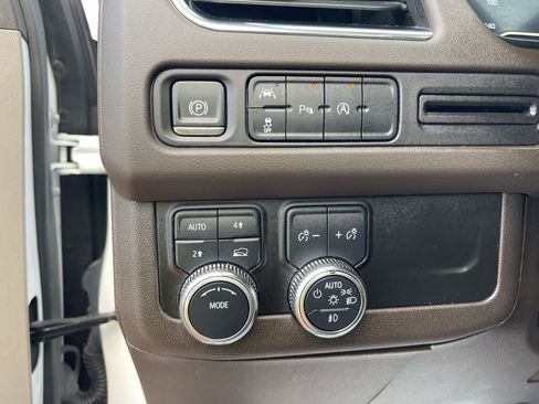 Used 2023 GMC Yukon XL SLT image 27