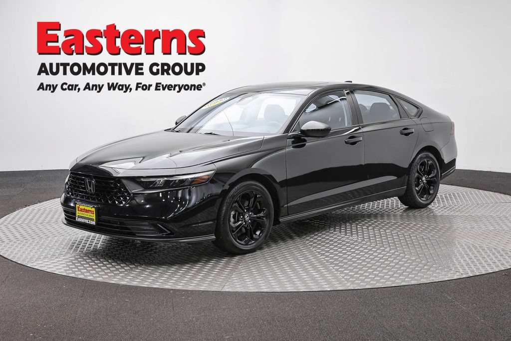 Used 2025 Honda Accord SE image 1