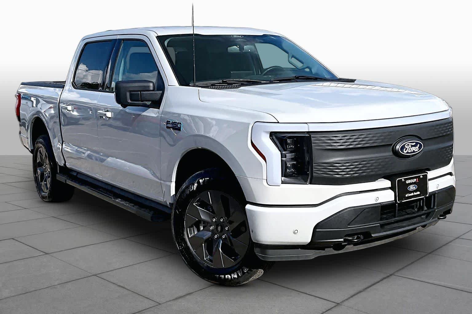 Used 2024 Ford F150 Lightning Flash AWD/4WD image 2