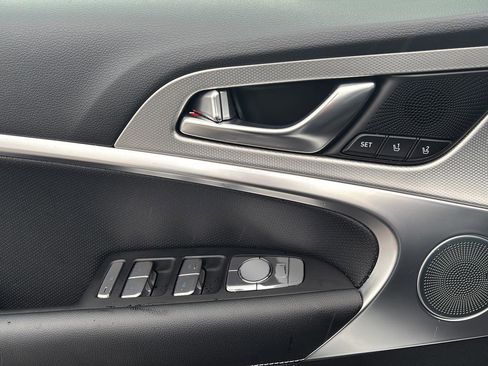 Used 2026 Genesis G70 2.5T Prestige image 17