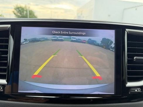 Used 2024 Chrysler Pacifica Touring-L FWD image 24