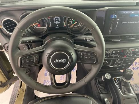 Used 2025 Jeep Gladiator Sport AWD/4WD image 21