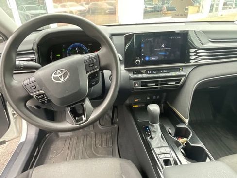 Used 2025 Toyota Camry LE FWD image 10