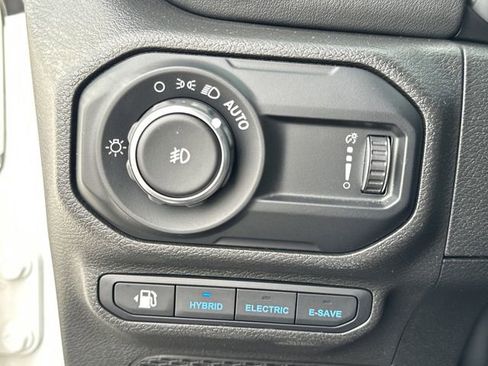 Used 2023 Jeep Wrangler Unlimited Sahara w/ Cold Weather Group image 14