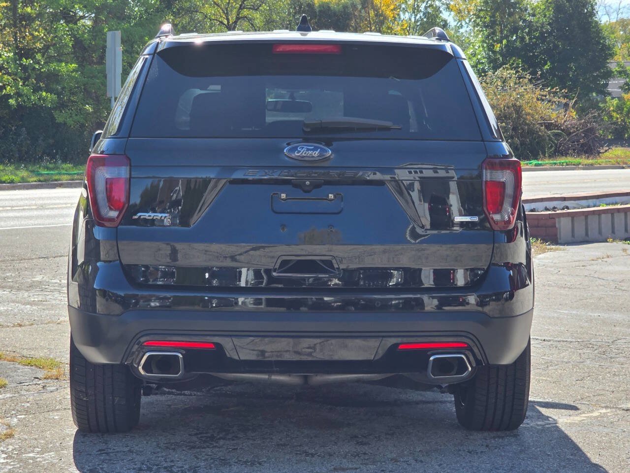 Used 2017 Ford Explorer Sport w/ Equipment Group 401A AWD/4WD image 5