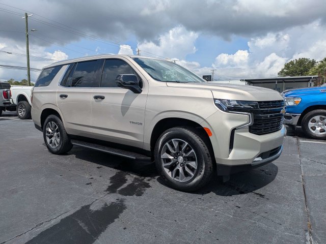 Used 2023 Chevrolet Tahoe LT w/ Luxury Package RWD image 2