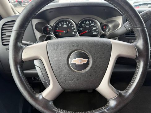 Used 2009 Chevrolet Silverado 2500 LT w/ Suspension Package, Off-Road AWD/4WD image 18