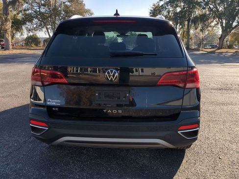 Used 2024 Volkswagen Taos SE image 6