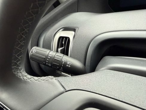 New 2025 Ford Expedition Active image 26