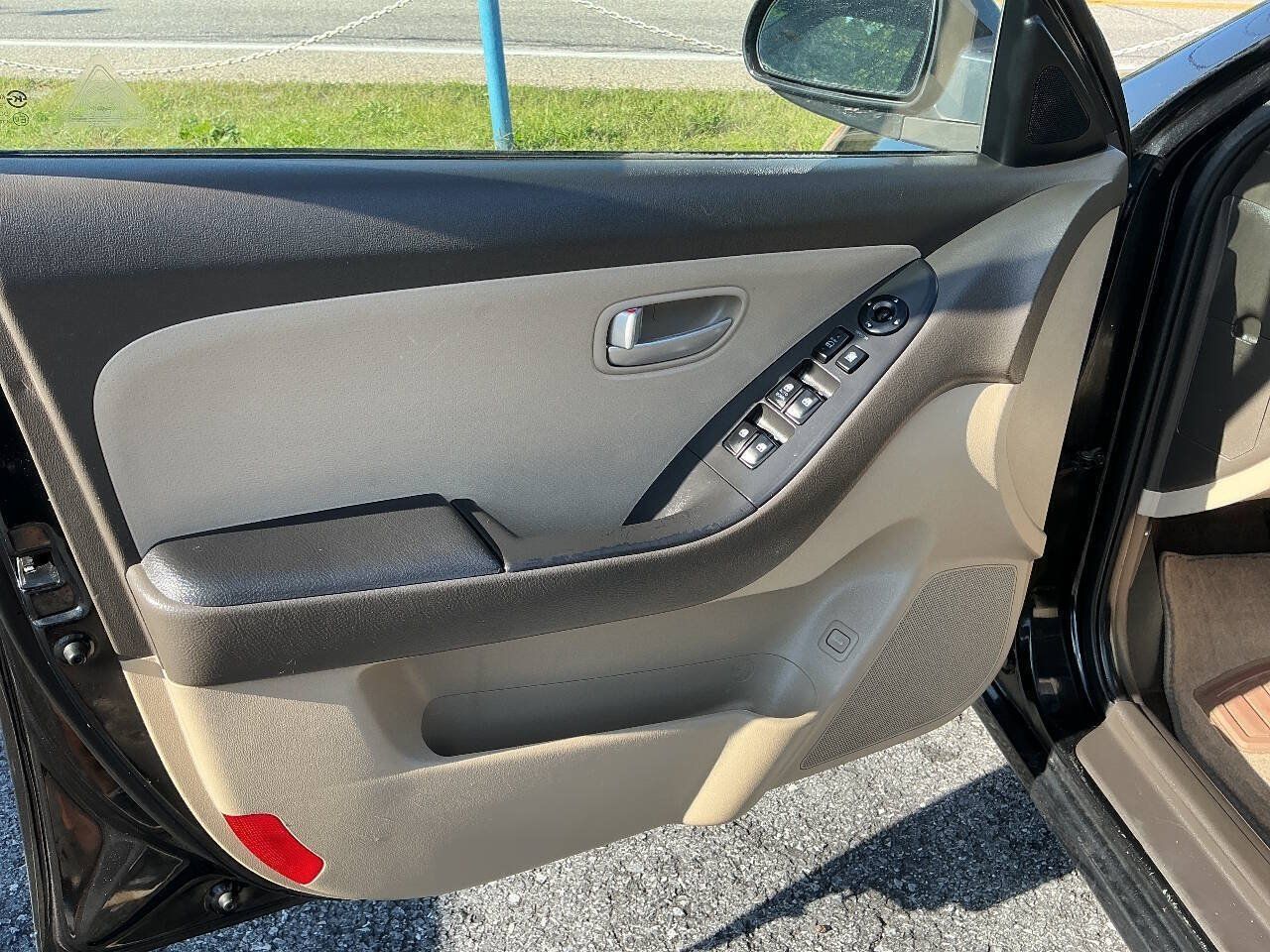 Used 2008 Hyundai Elantra SE FWD image 11