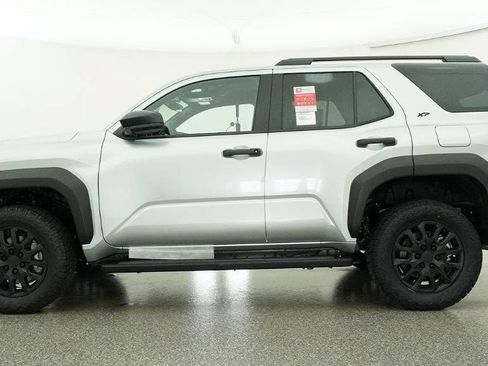 Used 2026 Toyota 4Runner SR5 RWD image 19