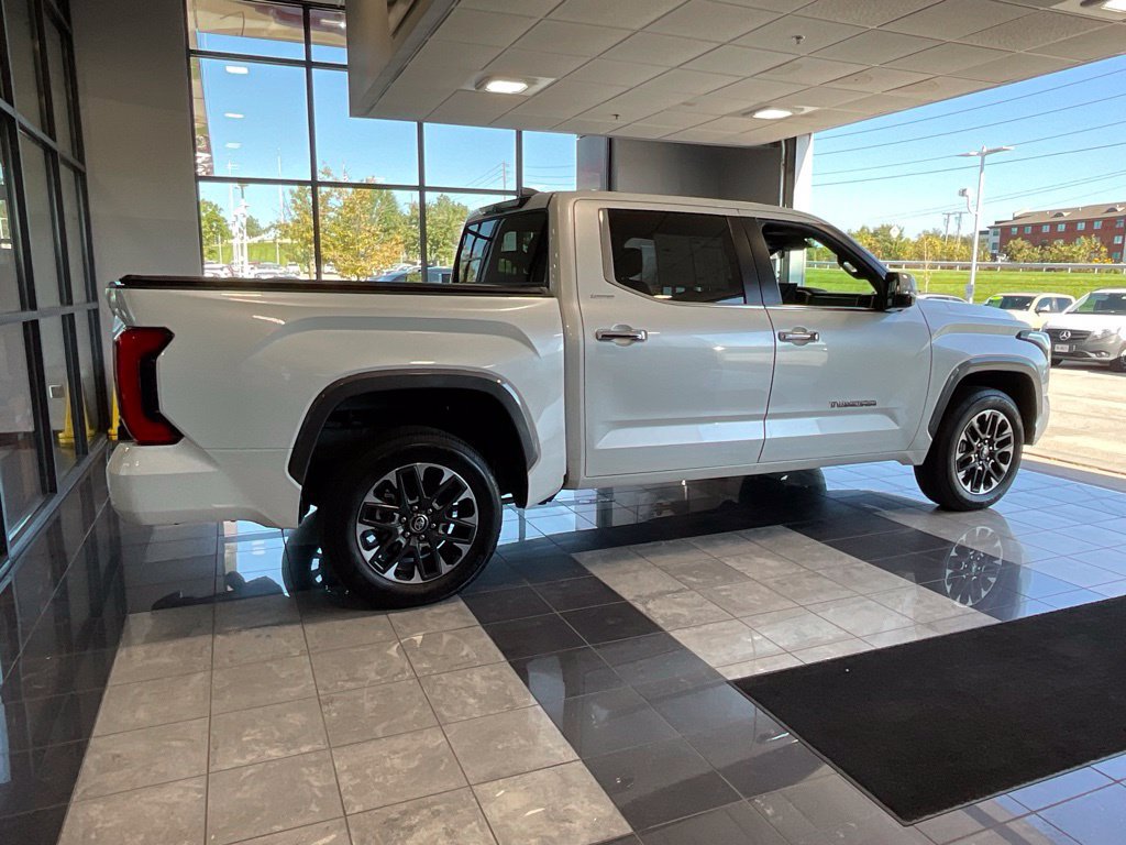 Used 2025 Toyota Tundra Limited AWD/4WD image 6