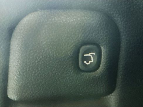 Used 2020 Jeep Grand Cherokee Overland image 33