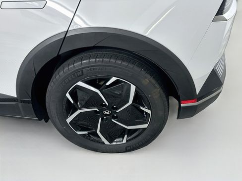Used 2024 Hyundai Ioniq 5 SE RWD image 11