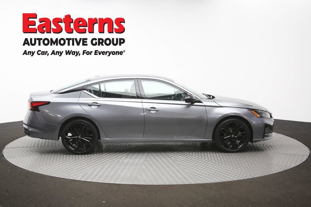 Used 2023 Nissan Altima 2.5 SR FWD image 46