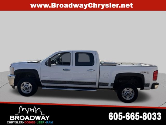 Used 2011 Chevrolet Silverado 2500 LT w/ Interior Plus Package AWD/4WD image 4