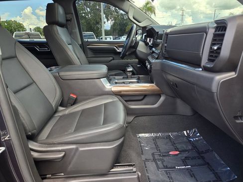 Used 2024 Chevrolet Silverado 1500 LT Trail Boss w/ Convenience Package II AWD/4WD image 17