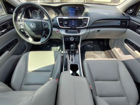 Used 2013 Honda Accord Touring image 32
