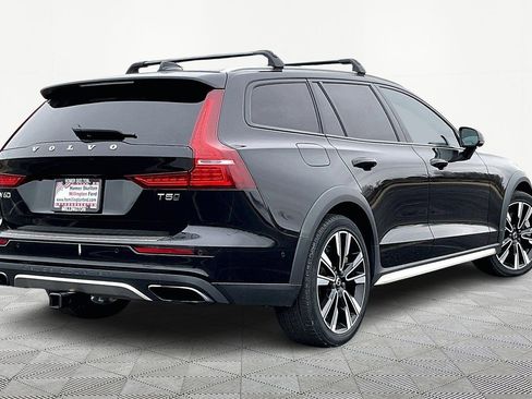 Used 2020 Volvo V60 T5 Cross Country w/ Protection Package Premier image 11