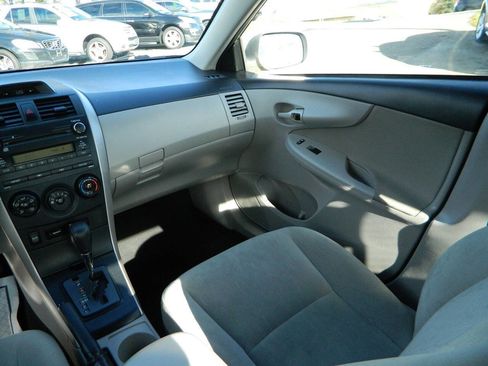 Used 2013 Toyota Corolla L image 17