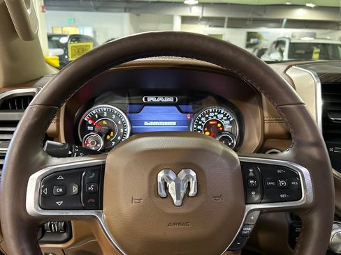 Used 2019 RAM 1500 Laramie AWD/4WD image 10