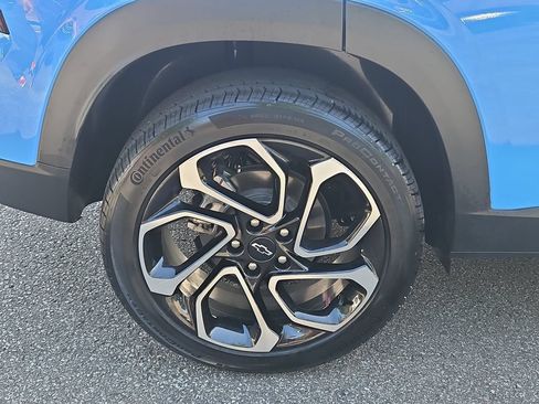 Used 2024 Chevrolet Trax RS w/ Sunroof Package FWD image 7