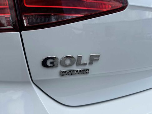 Used 2017 Volkswagen Golf 4-Door FWD image 11