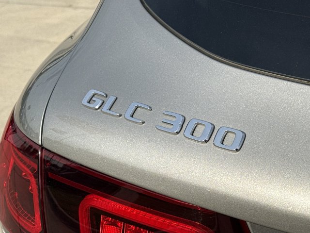 Used 2021 Mercedes-Benz GLC 300 image 13