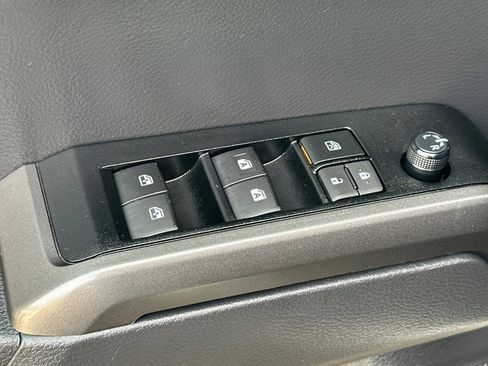 Used 2023 Toyota Tacoma TRD Off-Road image 12