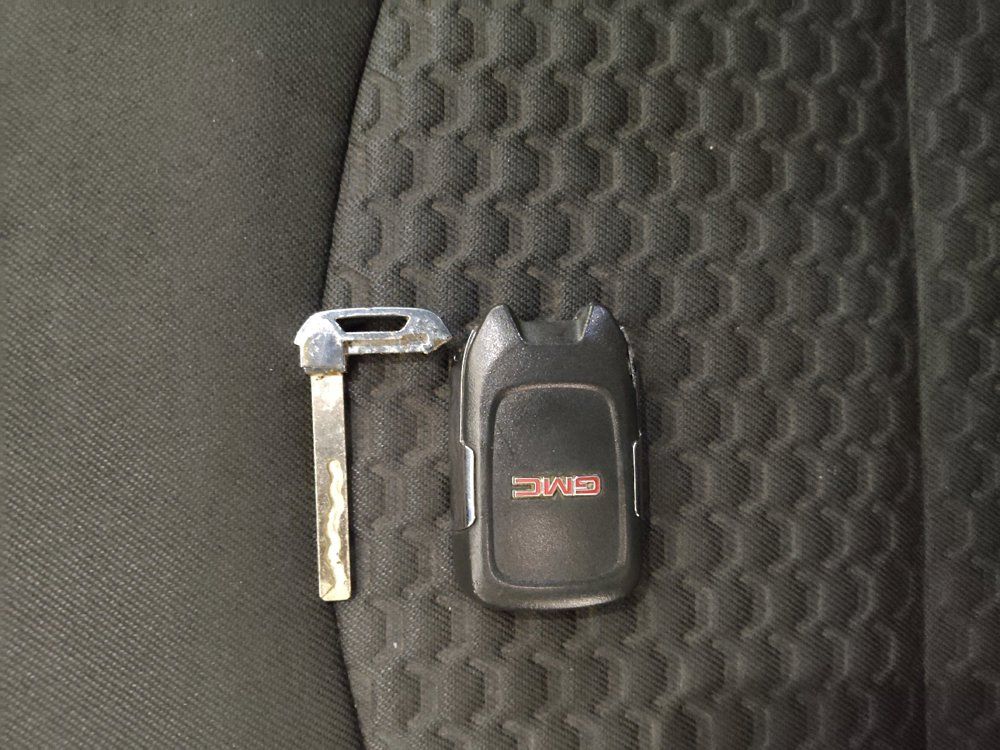Used 2021 GMC Terrain SLE w/ Driver Convenience Package FWD image 32