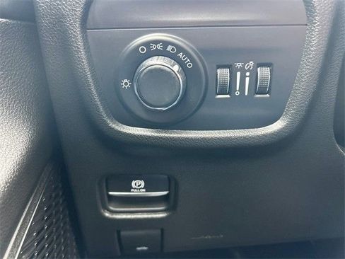 Used 2024 Jeep Grand Cherokee Altitude image 22