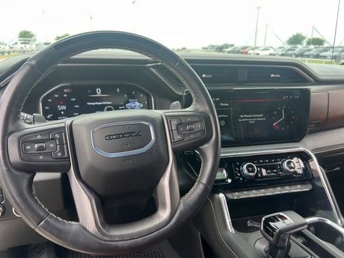 Used 2024 GMC Sierra 1500 Denali Ultimate AWD/4WD image 8